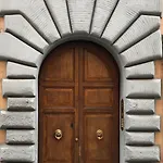 Michelangelo Apartment *
